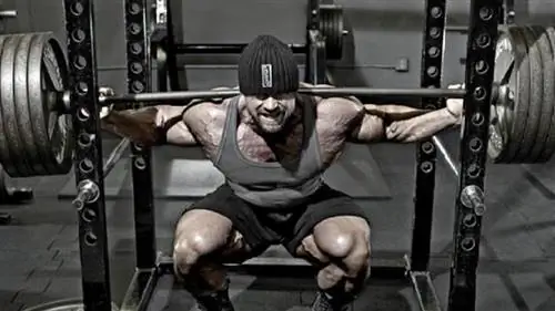 Тяжелые приседания очень быстро