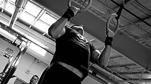 Подтягивания на кольцах