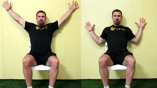 Слайды на плечевой стене