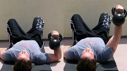 Жим гантелей на полу