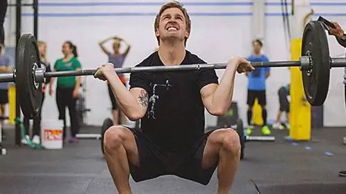 Заблуждение олимпийской тяжелой атлетики с большим количеством повторений