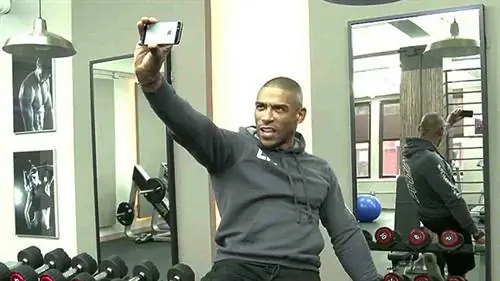 Селфи в спортзале Селфи в спортзале