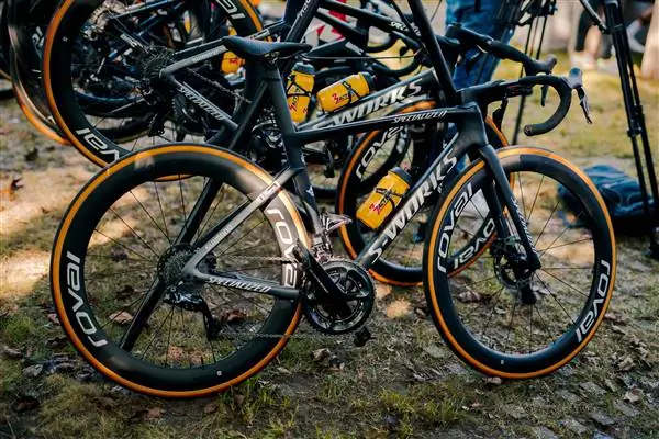 Remco Evenepoel's S-Works Tarmac SL7: Мотоцикл-одиночка для чемпионата мира