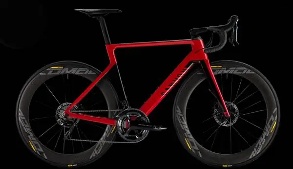 Новые аэродинамические колеса Mavic Comete замечены