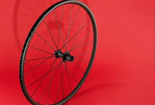 Первый взгляд: диски DT Swiss PR 1400 DiCut OXiC