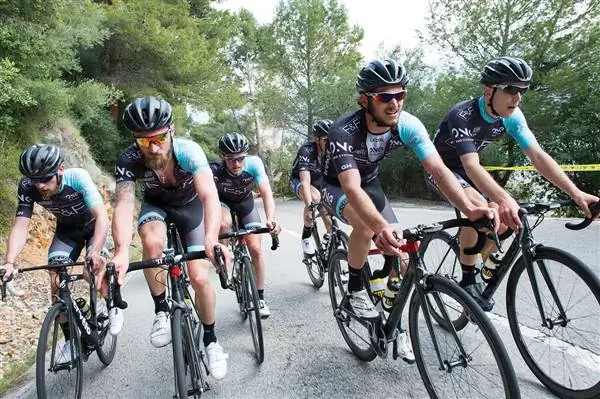 One Pro Cycling приносит извинения за то, что жест гонщика расстроил