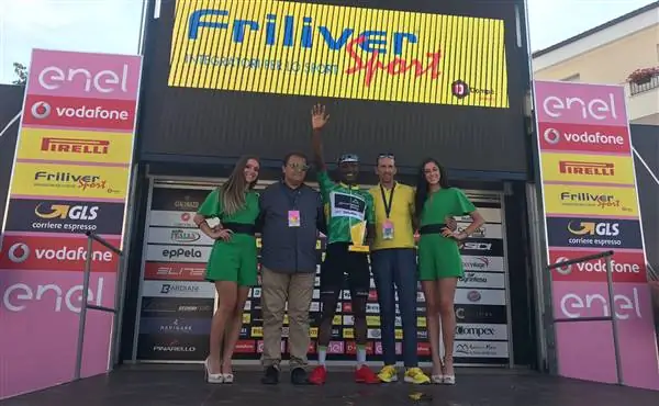 Гонщики Dimension Data прокладывают путь на Джиро д'Италия U23