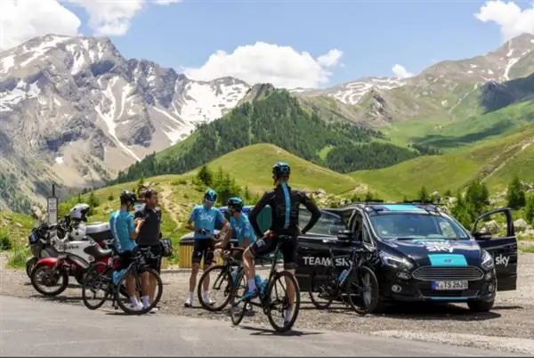 Крис Фрум замечен на тренировке на Galibier вместе с домашней командой Team Sky