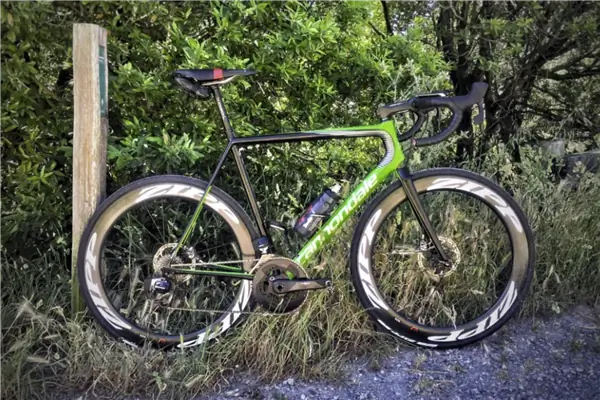 Cannondale SuperSix Evo, оснащенный гидравлическими дисками SRAM eTap