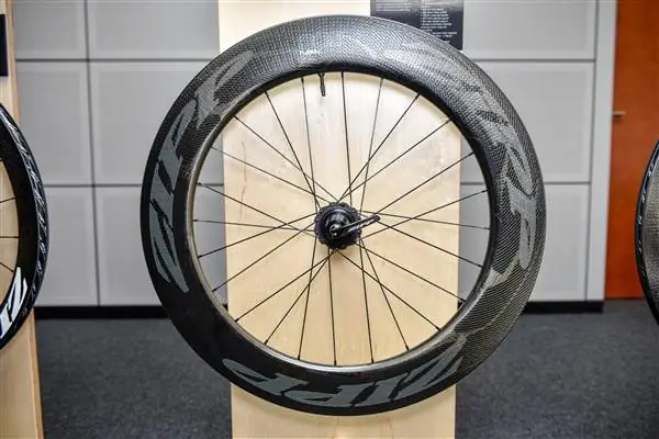 Zipp выпускает новые колеса и рули