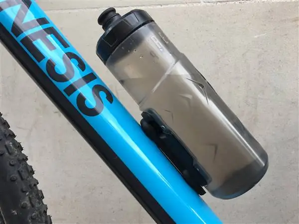 Restrap Mag Bottle обзор: Магнитная альтернатива стандартному флягодержателю