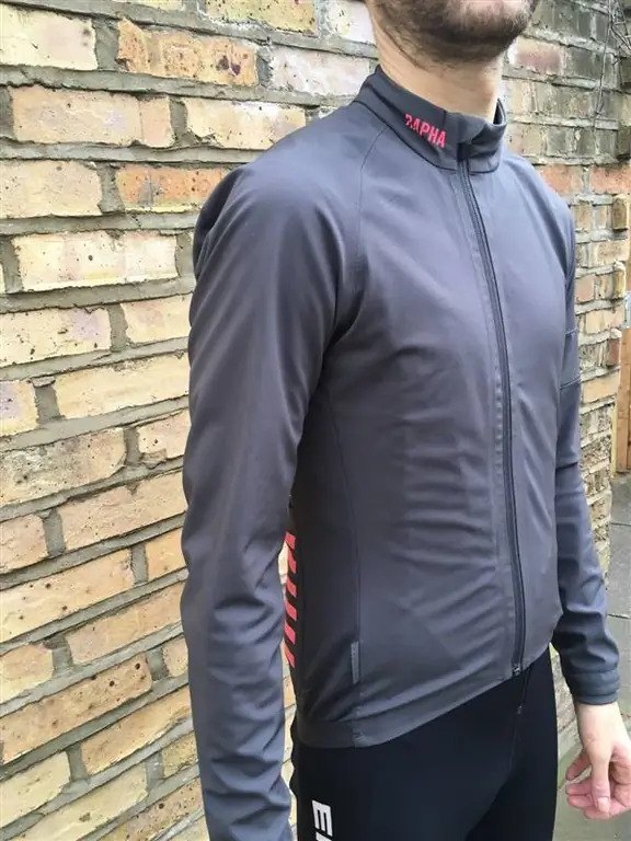 Обзор куртки Rapha Pro Team Training