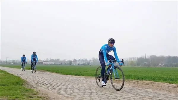 Трио Movistar Grand Tour направляется на булыжники Рубе