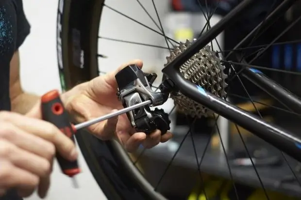 SRAM eTap устанавливает задний переключатель SRAM eTap устанавливает задний переключатель
