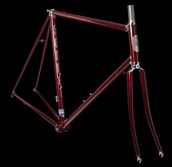 Sonnet запускается со стальными рамами и уникальным процессом серийного производства