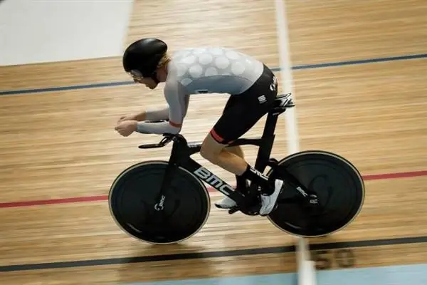 Часовой круг в любительском видео - Роб Милтон