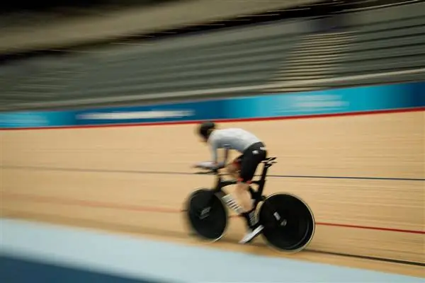 Любительский час: штатный велосипедист пытается установить часовой рекорд