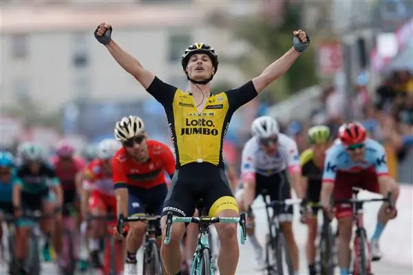LottoNL-Jumbo для предотвращения столкновений на Тур де Франс