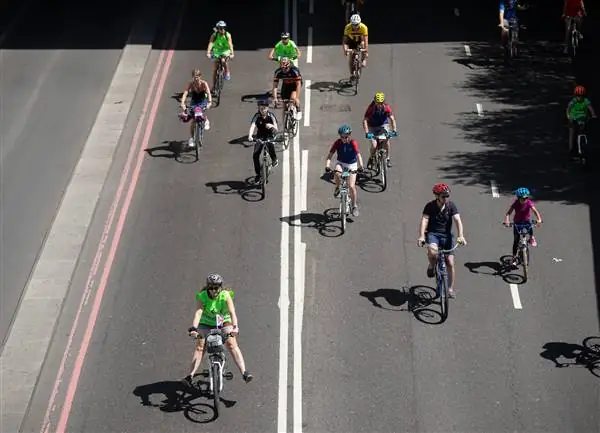 Новое приложение показывает, как далеко вы можете проехать через Лондон за 15 минут, используя разные виды транспорта