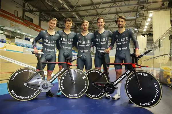 Джон Арчибальд из Huub-Wattbike устанавливает новый индивидуальный рекорд преследования