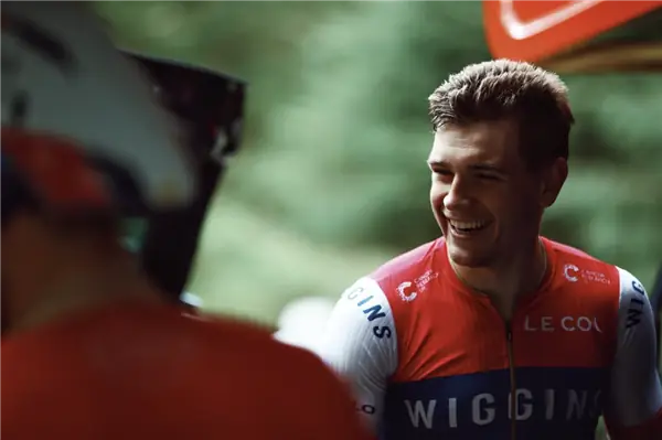 Молодой британский спринтер Габриэль Каллиа получает право на переход WorldTour в Movistar