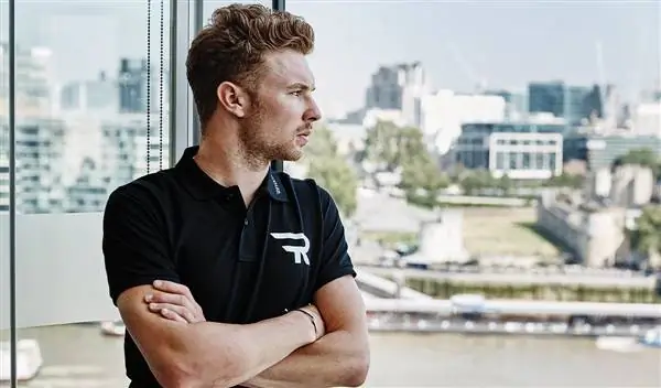 Оуайн Доулл продлил контракт с Team Ineos