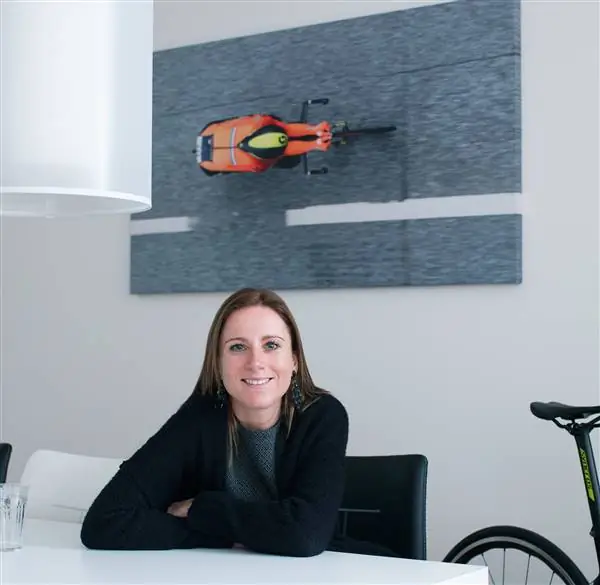 Annemiek van Vleuten собирает 10 000 евро на детские велосипеды, продавая свой старый комплект