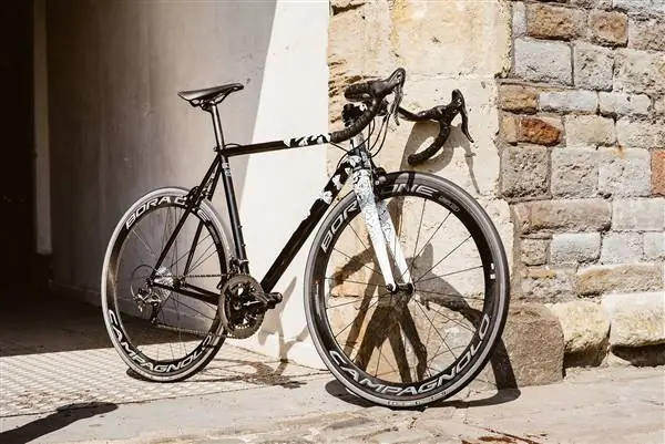 Пристальный взгляд на слияние Spoon Customs и WyndyMilla