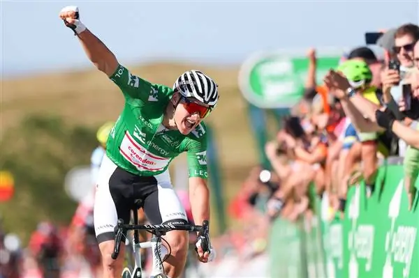 Матье ван дер Поэль выбыл из Omloop Het Nieuwsblad из-за гриппа