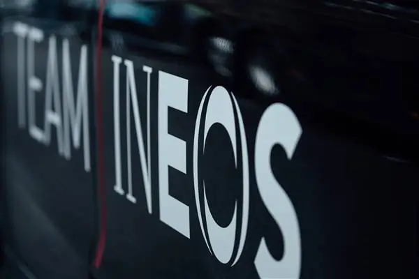 Спонсор велоспорта Ineos бесплатно поставит NHS 1 миллион бутылок дезинфицирующего средства для рук