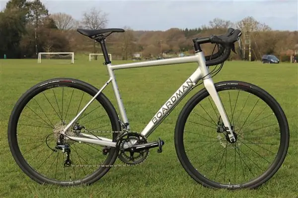 Обзор шоссейного велосипеда Boardman SLR 8.8