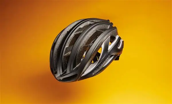 Безопасность превыше всего: как Specialized расширяет границы дизайна шлемов