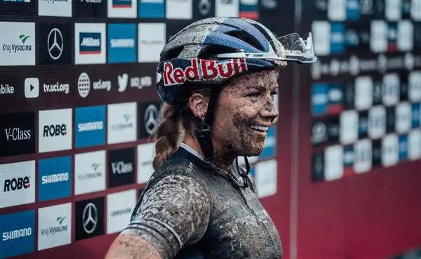 Эви Ричардс совершает огромный прыжок на Олимпиаду