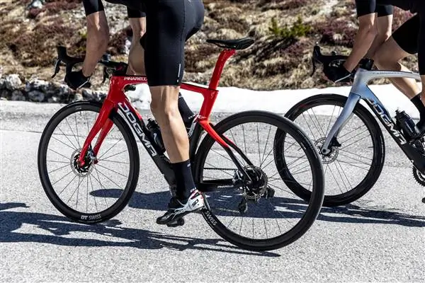 Pinarello Dogma F: легче, аэродинамичнее и индивидуальнее