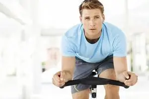 Здоровое тренировочное спортивное тело