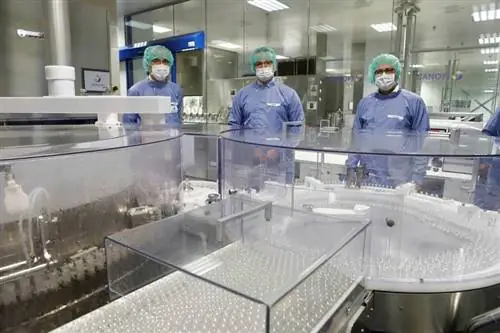 Прививки от коронавируса: эксперименты над собой должны быть прекращены