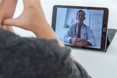 Онлайн консультация с врачом: Как работает больничный через видео