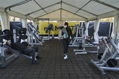 McFit подает в суд, потому что «спортзалы на открытом воздухе» пришлось закрыть