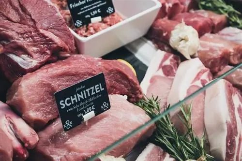 Сохраняем вкус: Как правильно разморозить мясо