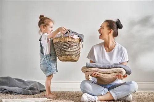 Как долго коронавирус сохраняется на одежде?