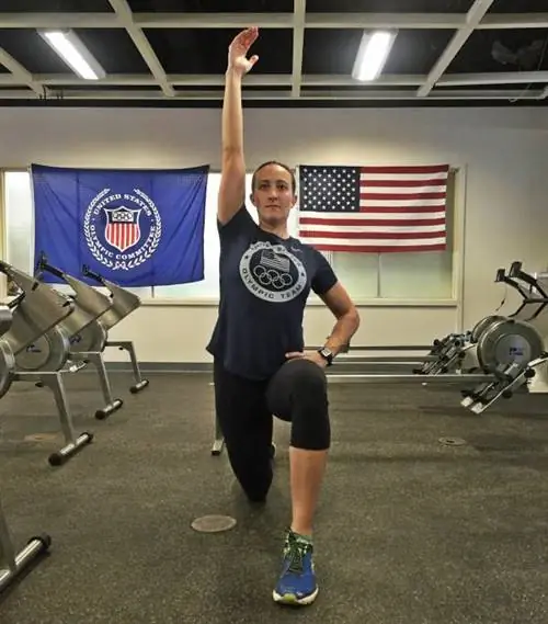 растяжка сгибателей бедра