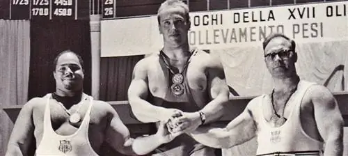 Политики со штангой