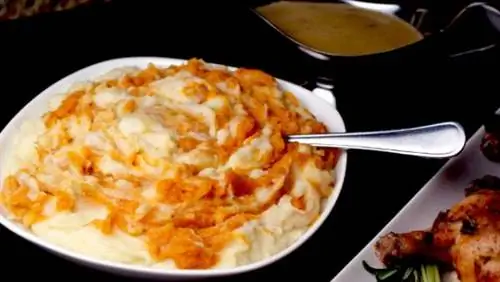 картофельное пюре и соус