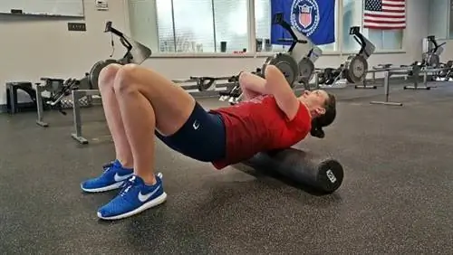 пена прокатывает верхнюю часть спины