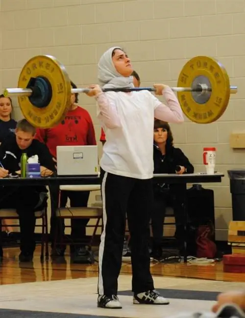 поднятие тяжестей, кулсум абдулла, тяжелая атлетика, мусульманка, ислам, женщины