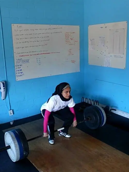 поднятие тяжестей, кулсум абдулла, тяжелая атлетика, мусульманка, ислам, женщины