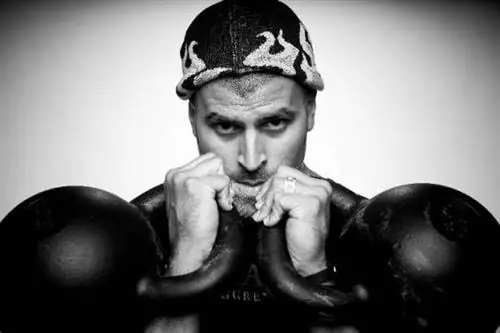 майк малер, гири, живи агрессивно, тренировки с гирями, малер