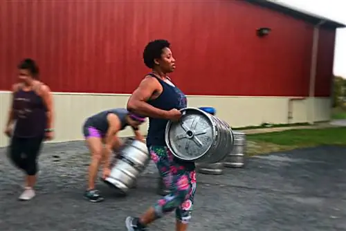 Она верила, что может, и она сделала