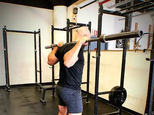 Секрет вашего первого приседания в том, что вы чувствуете себя превосходно