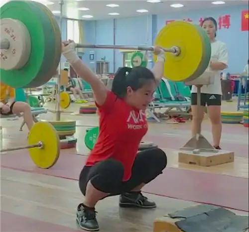 Создайте спортивных детей в этом плодородном возрасте для фитнеса